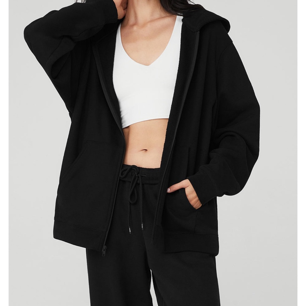 - Alo Yoga Renown Hoodie (Black)
